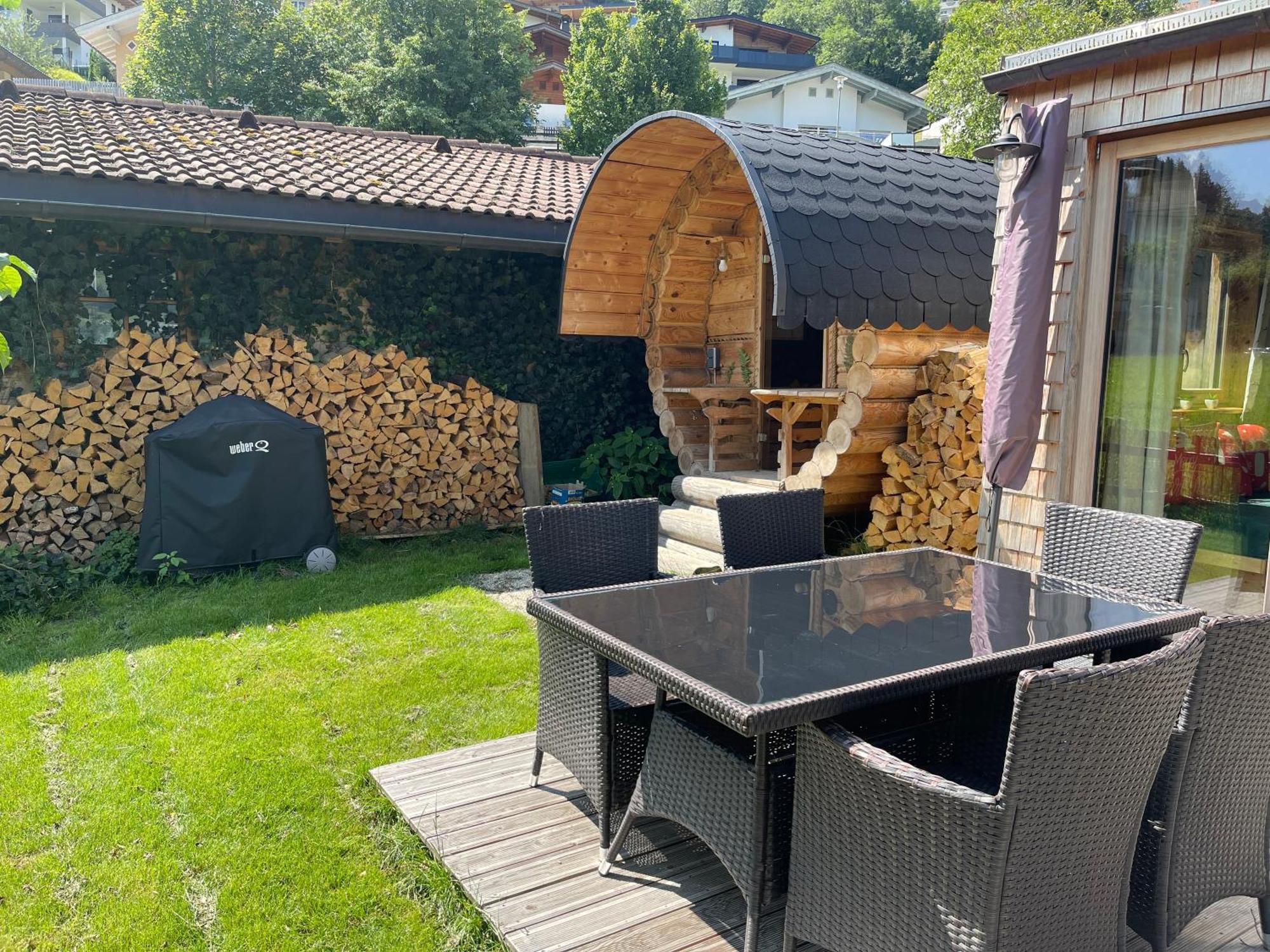 Chaleny - Das Erste Tiny House Chalet Im Zillertal Хайнценберг Екстериор снимка